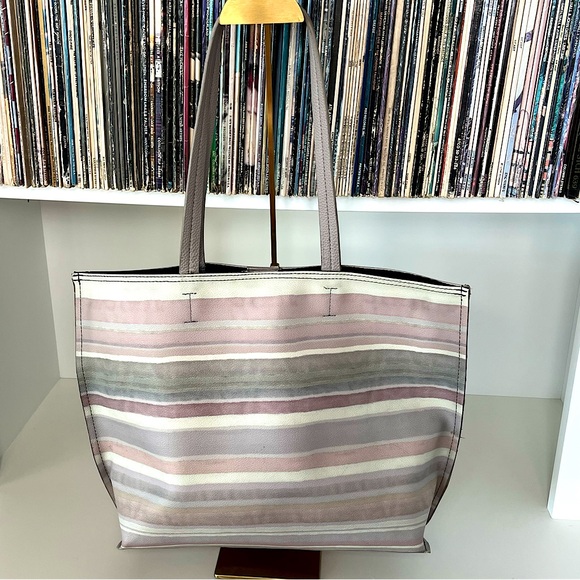 Elliot Lucca Faux Leather Tote Bag Coastal Aria Stripe Large  Effortlessly Sleek - Picture 2 of 7